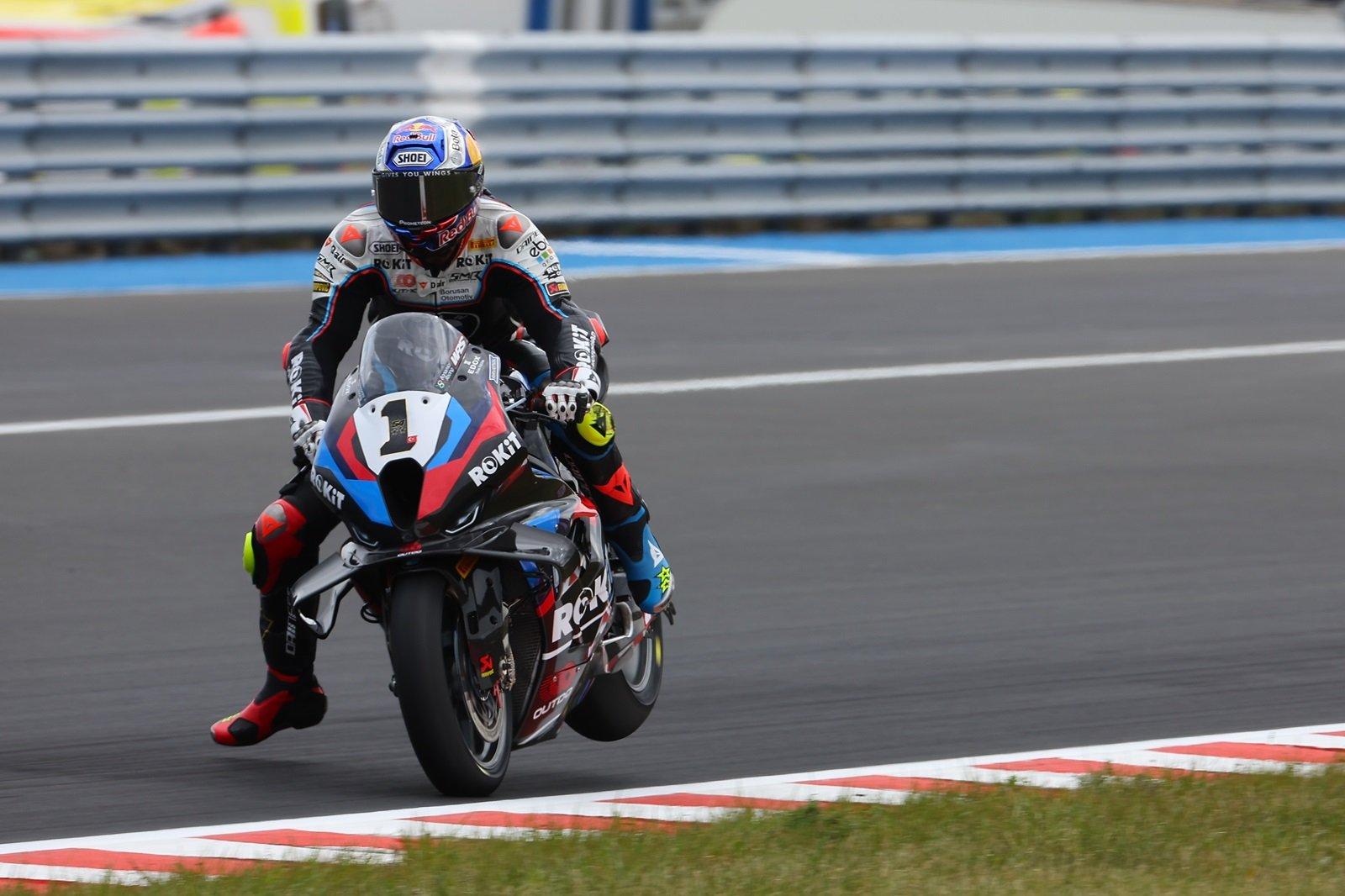 Razgatlioglu varre rodada da França e alcança 12ª vitória consecutiva no WSBK